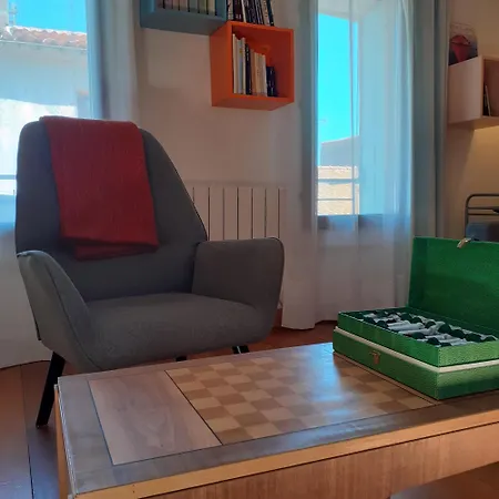 2 Pieces Lumineux Style Loft Dans Le Quartier