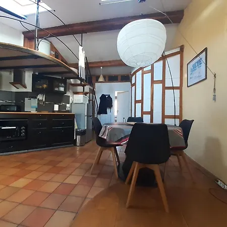 דירה 2 Pieces Lumineux Style Loft Dans Le Quartier Sète