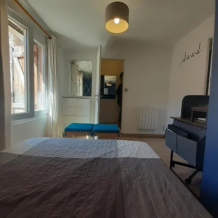2 Pieces Lumineux Style Loft Dans Le Quartier Sète