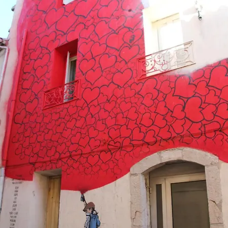 2 Pieces Lumineux Style Loft Dans Le Quartier Sète